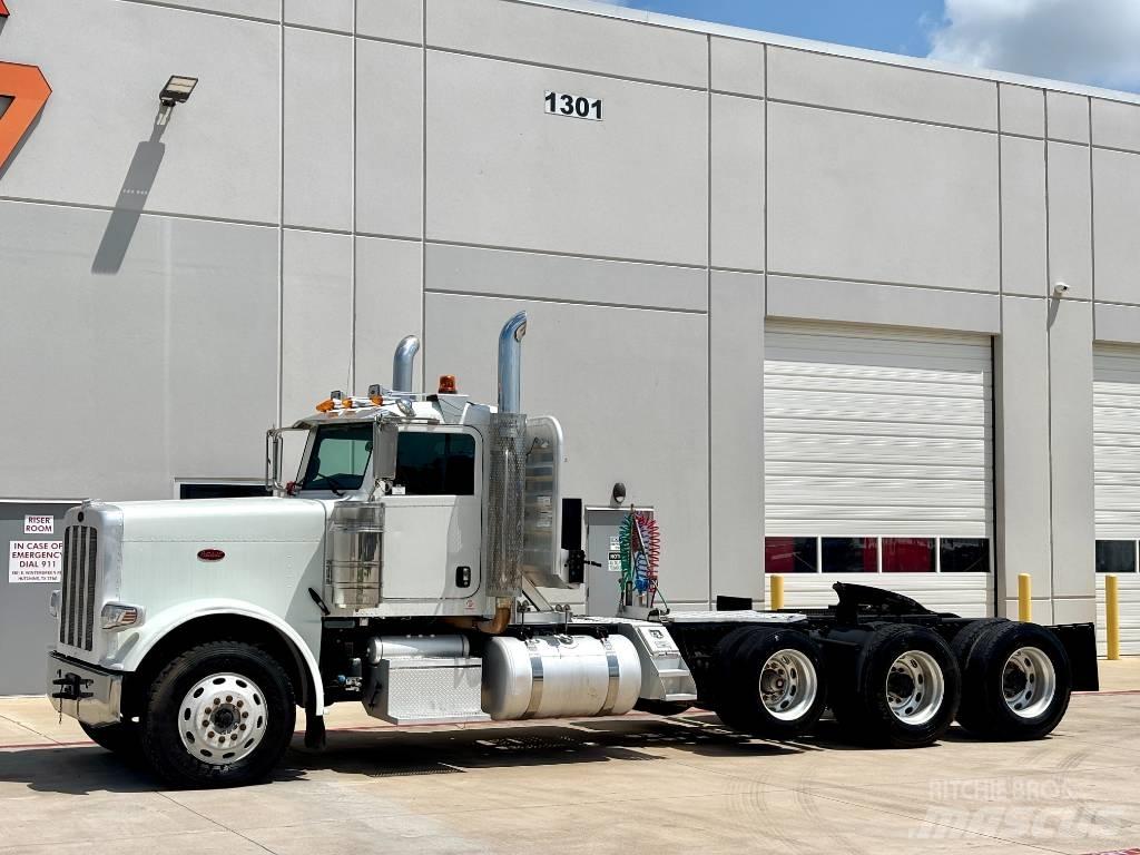 Peterbilt 388 Conventional Trucks / Tractor Trucks