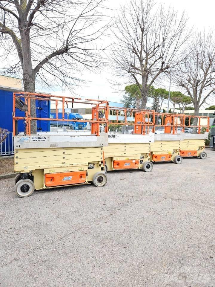 JLG 2630 ES Scissor Lifts