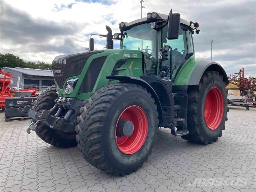 Fendt 824 Vario S4 Tractors