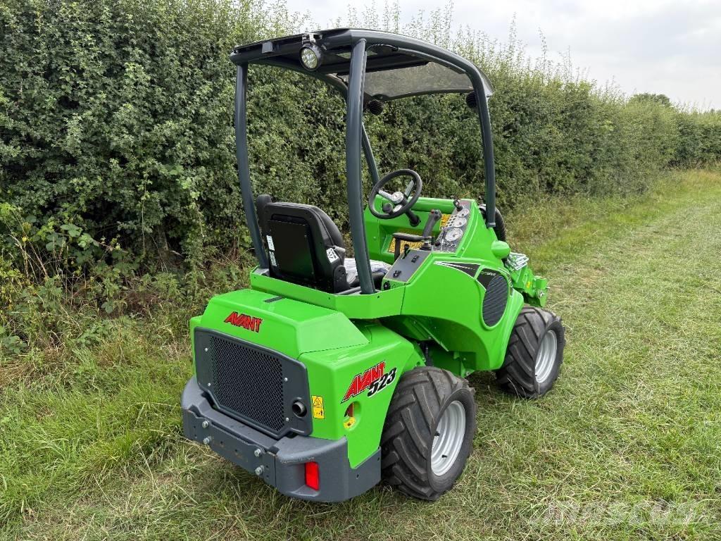 Avant 523 Mini Loader