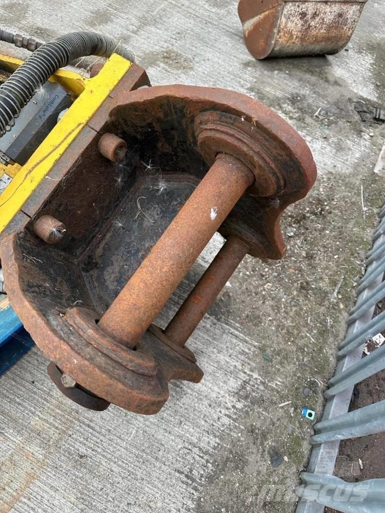 Atlas Copco MB 1200 Hammers / Breakers