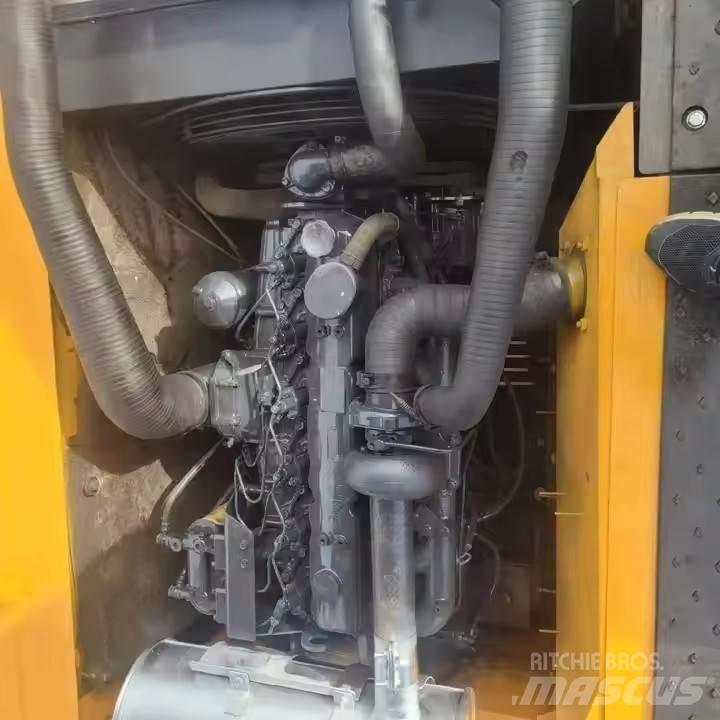 Hyundai 225 Crawler Excavators