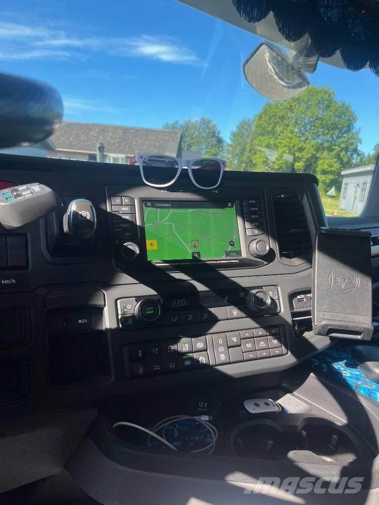Scania R530 Conventional Trucks / Tractor Trucks