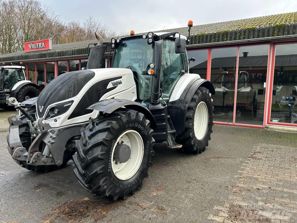 Valtra T154 Active Tractors