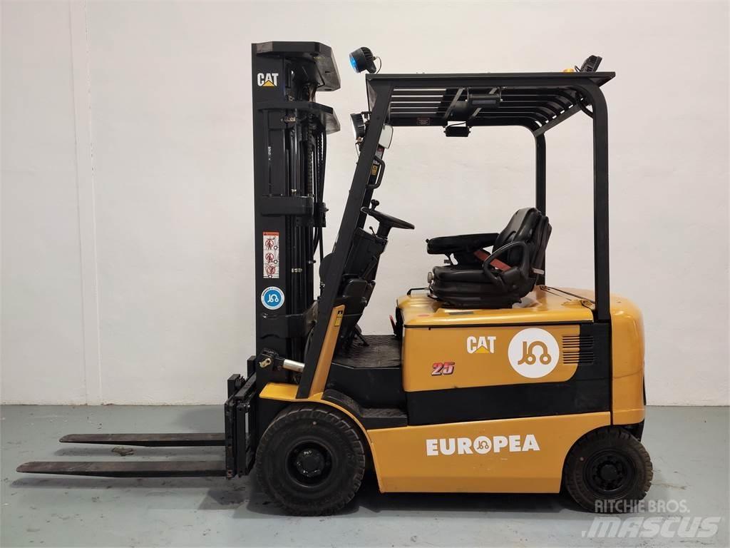 CAT EP25K PAC Electric Forklifts