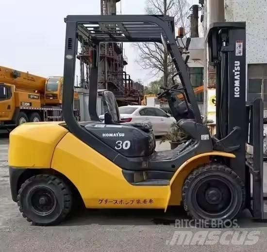 Komatsu 30 Diesel Forklifts