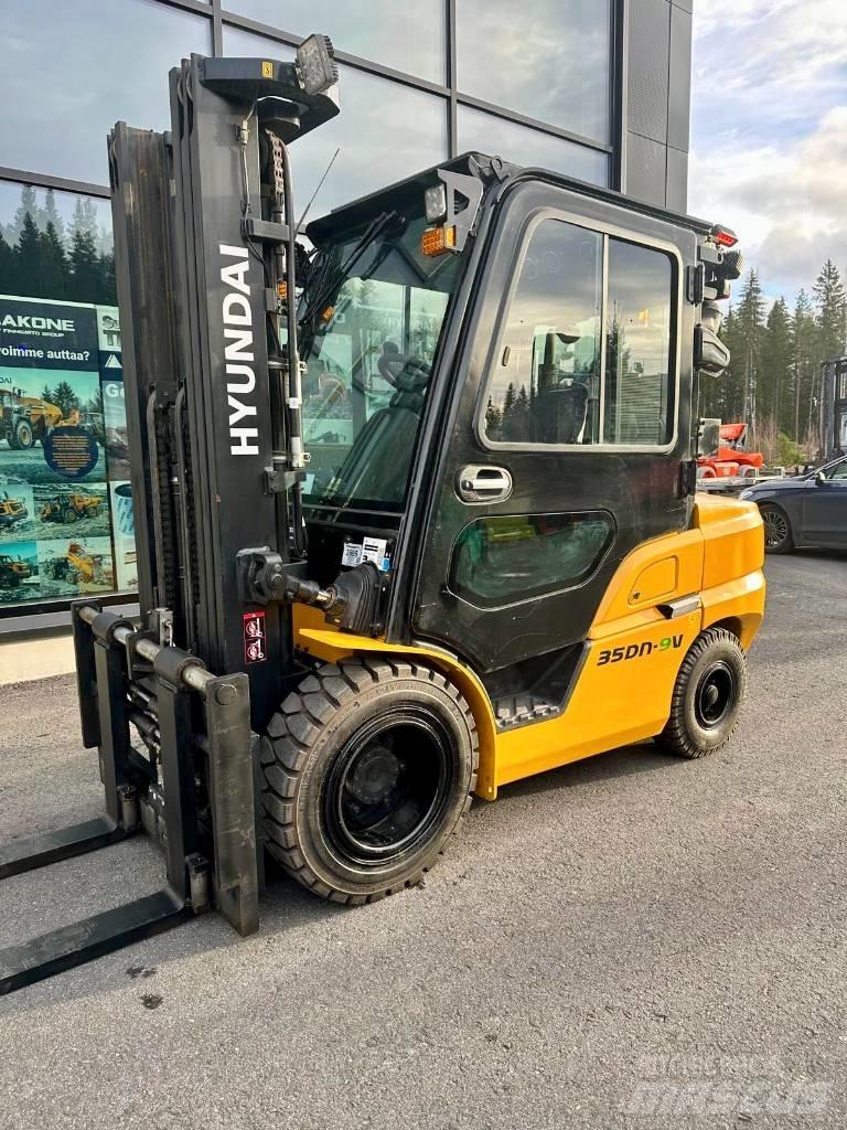 Hyundai 35DN-9V Diesel Forklifts