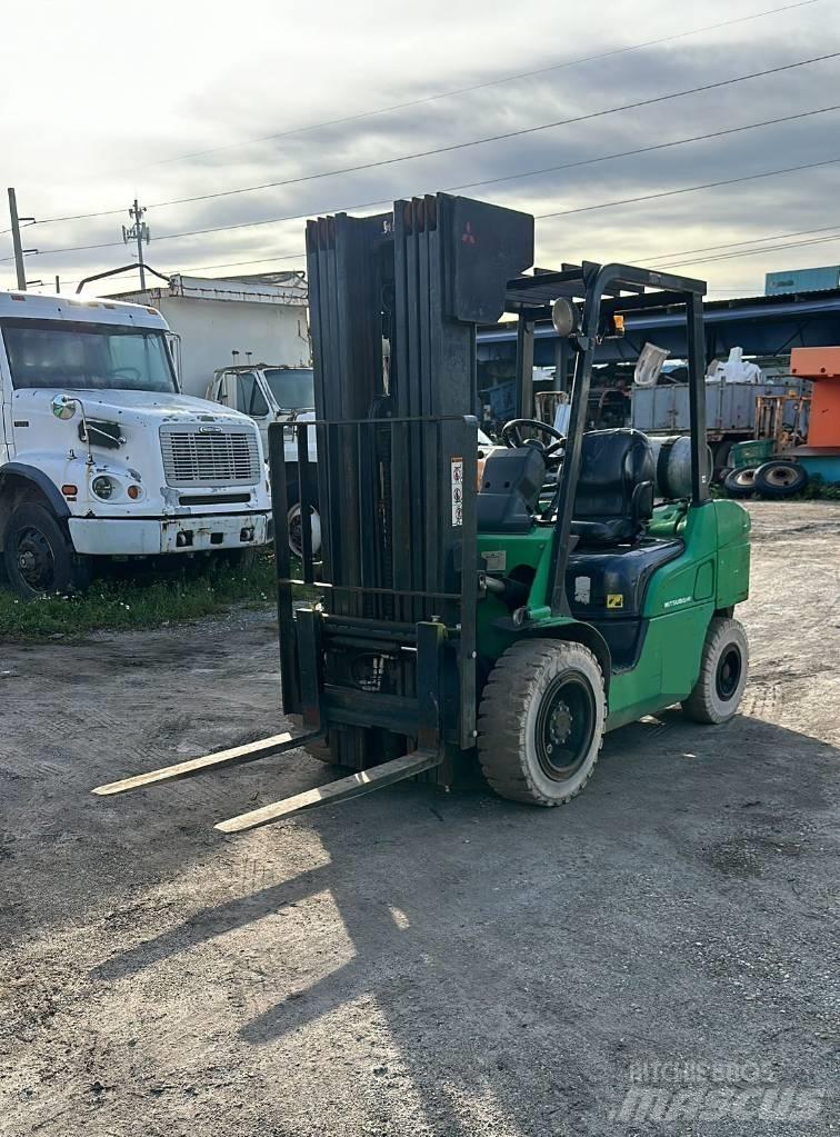 Mitsubishi FG30N Misc Forklifts