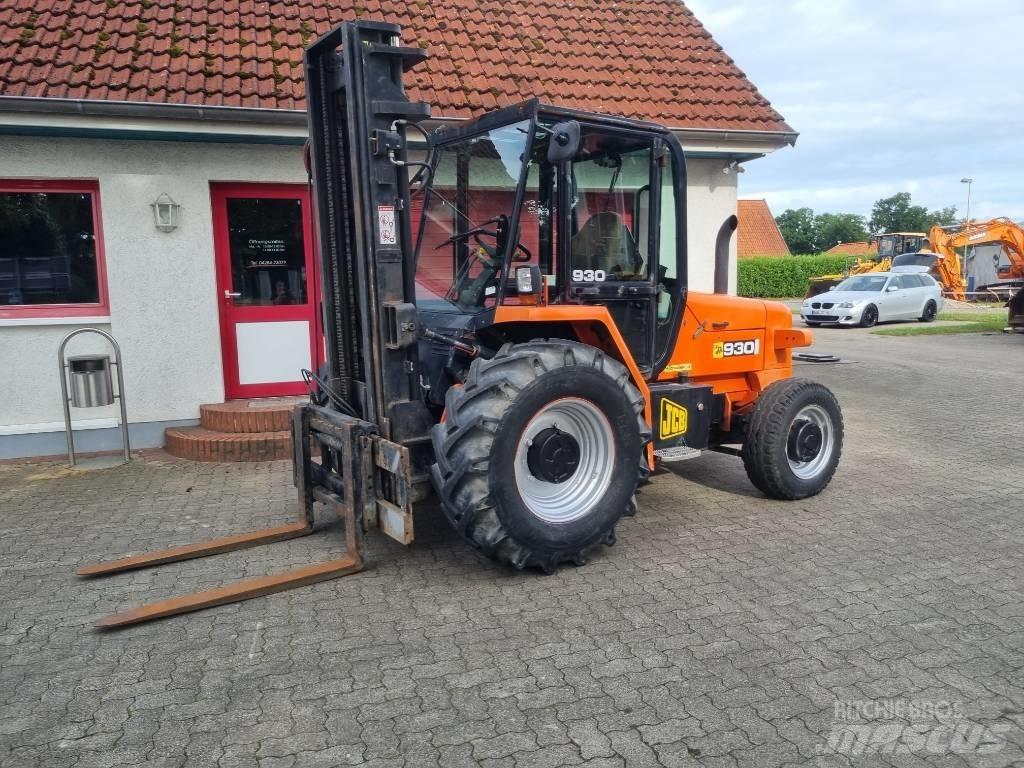 JCB 930-4 Rough Terrain Trucks