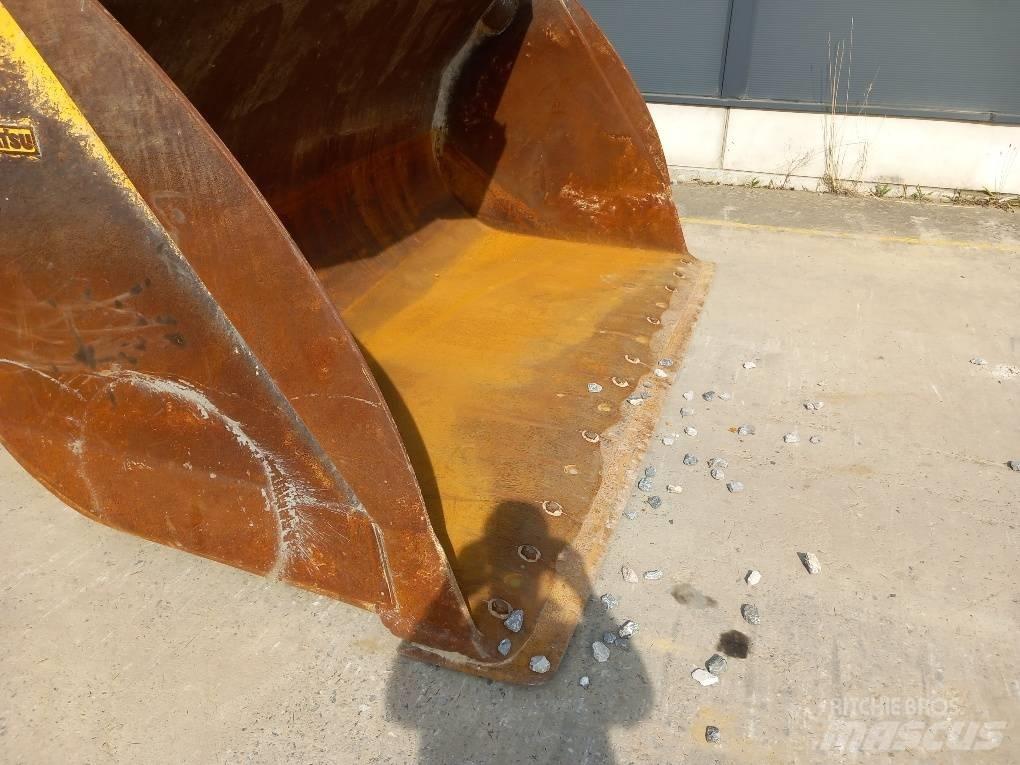 Komatsu WA475-10 Wheel Loaders
