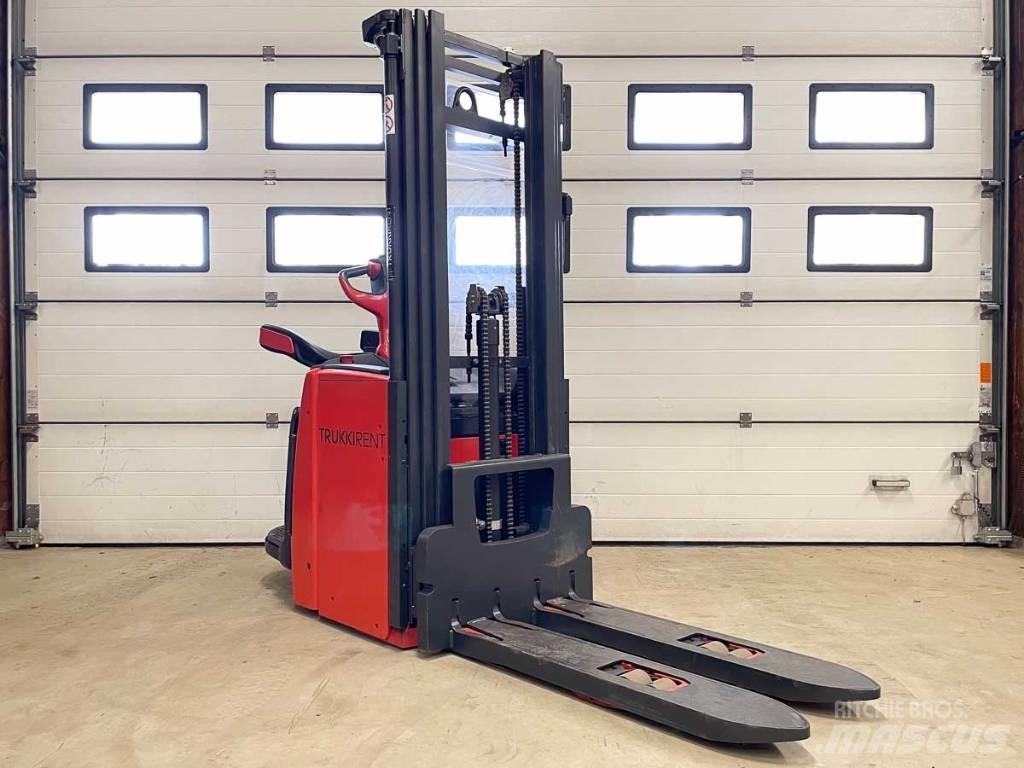 Linde L 20 Self Propelled Stackers
