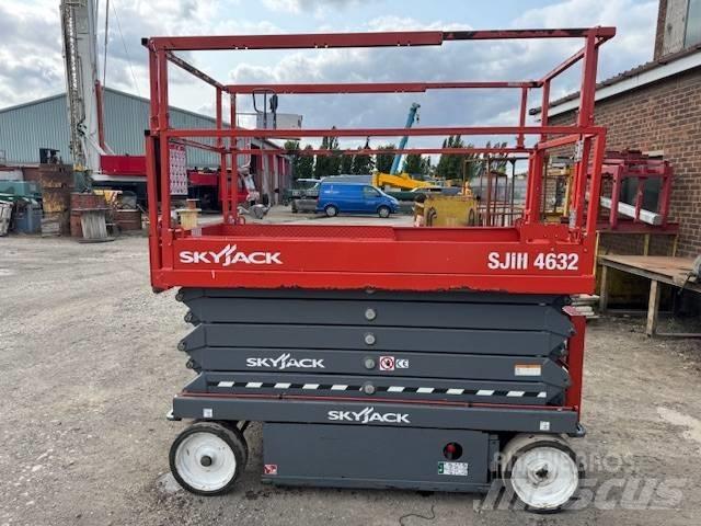 SkyJack SJ 4632 Scissor Lifts
