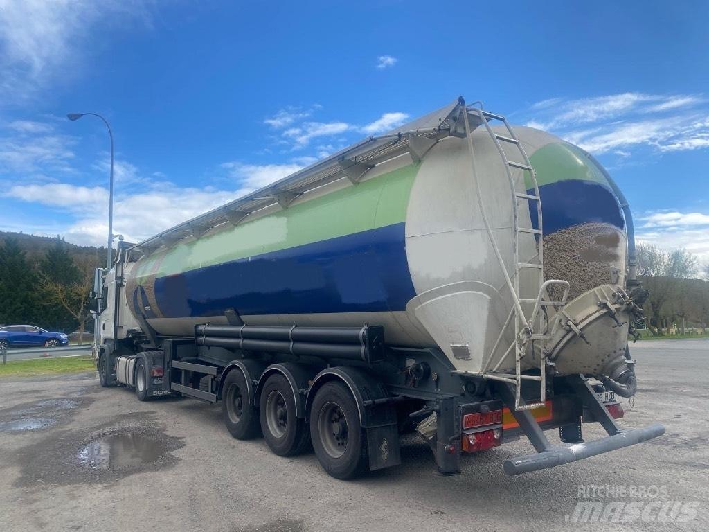Spitzer SK2460CAL Tanker Trailers