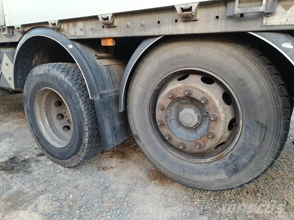 Renault Magnum 440 Flatbed Trucks