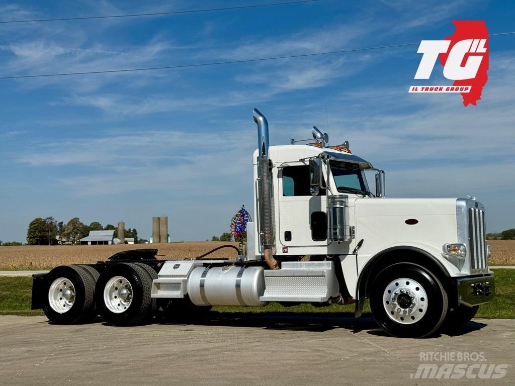 Peterbilt 389 Conventional Trucks / Tractor Trucks