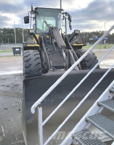 Komatsu WA 200 PT-5 Wheel Loaders