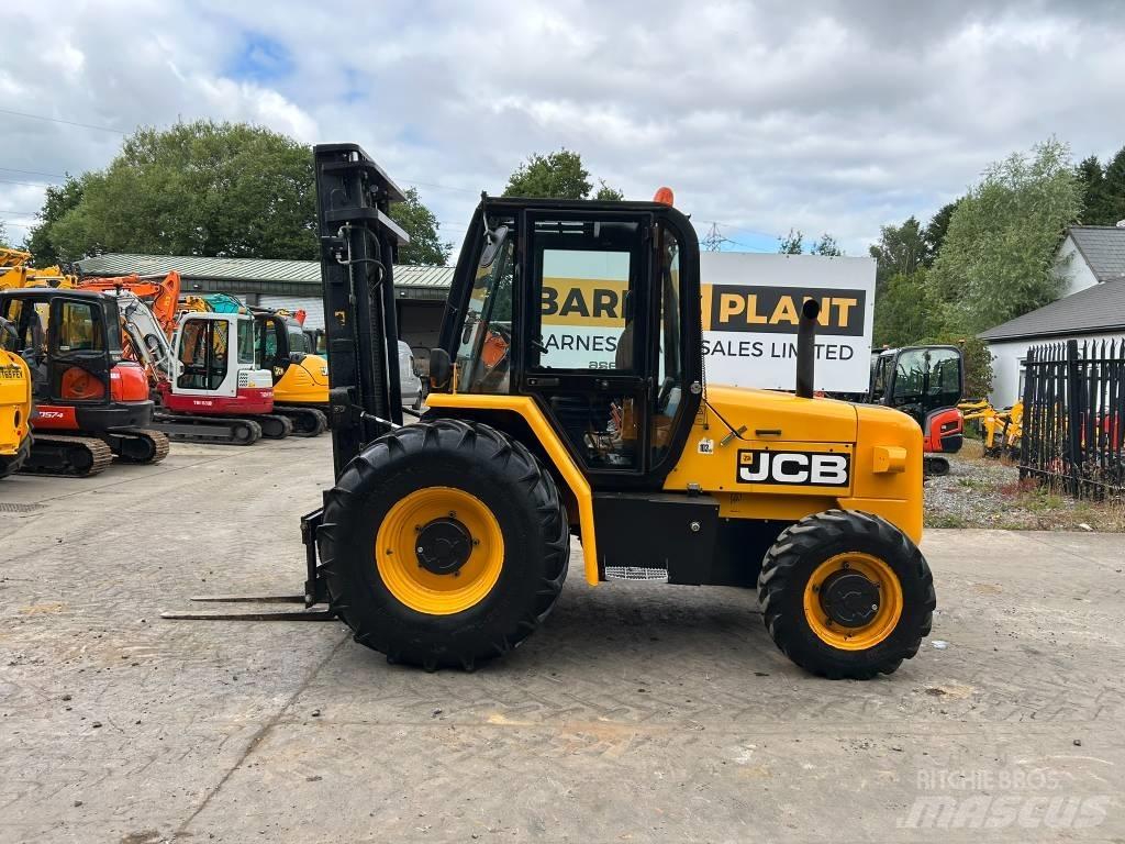 JCB 926 RTFL Rough Terrain Trucks