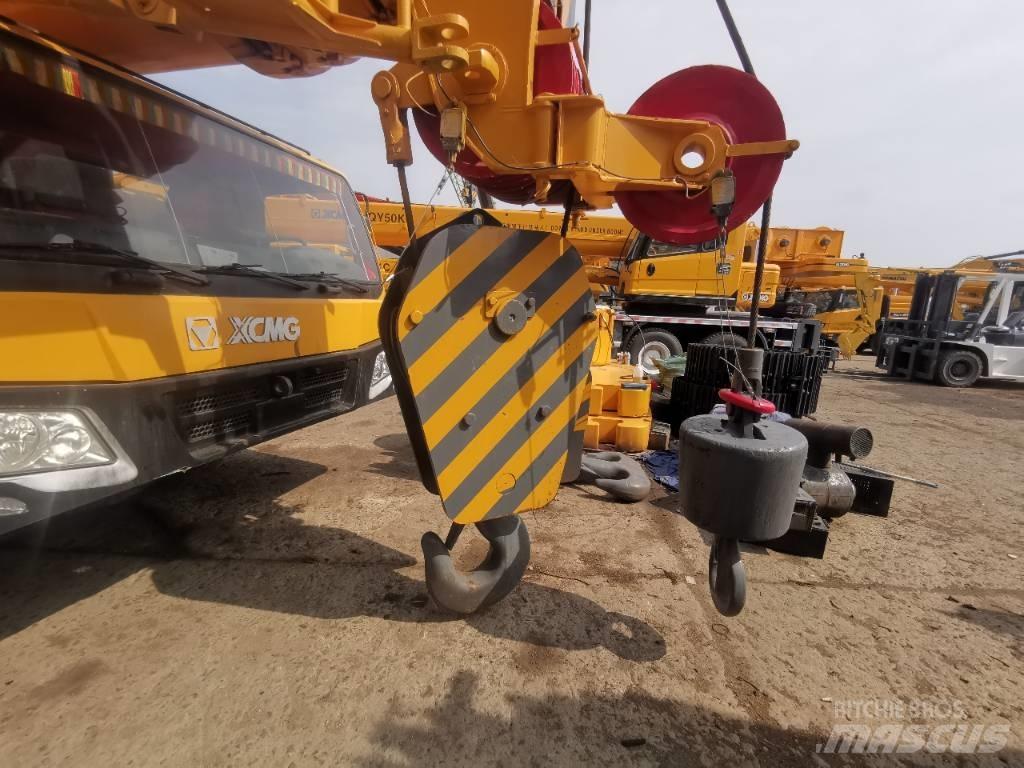 XCMG QAY 160 Mobile and all terrain cranes