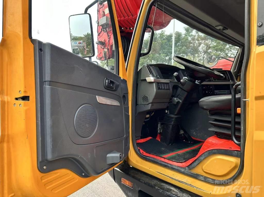 Sany STC1000T Mobile and all terrain cranes