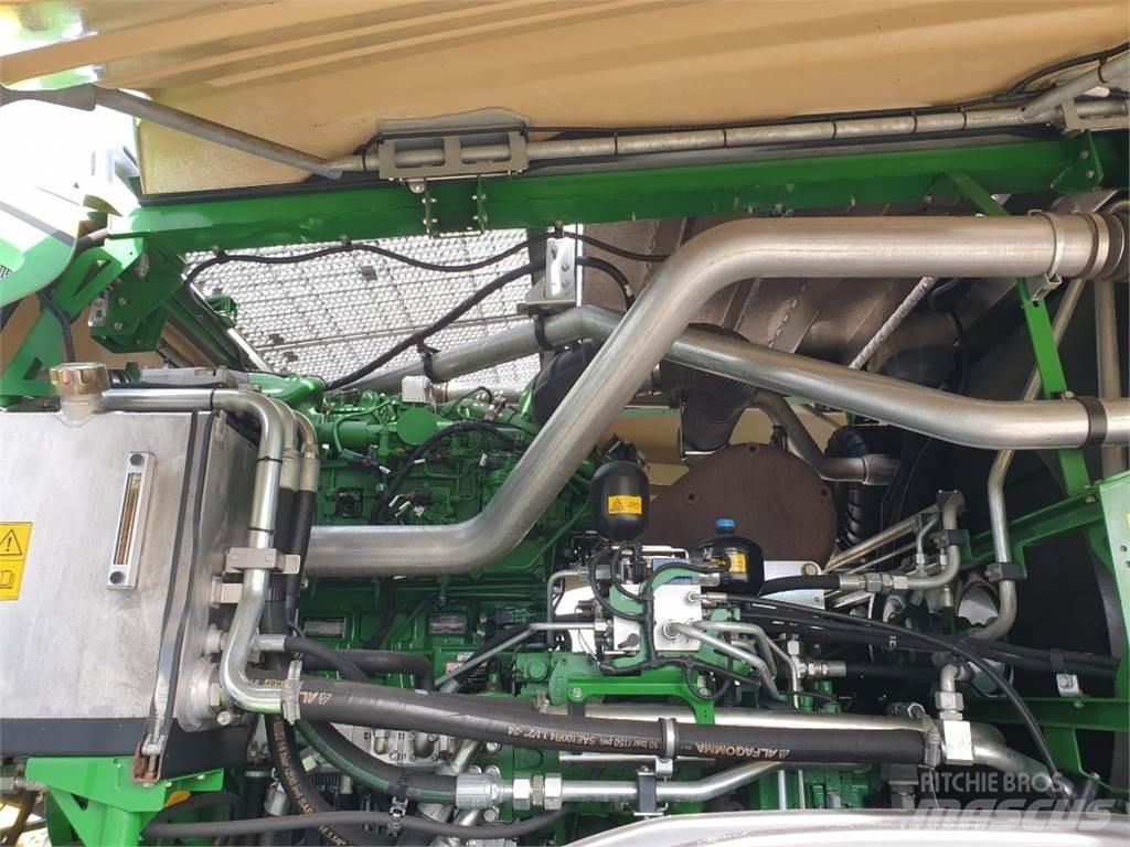 John Deere 8500 Forage Harvester