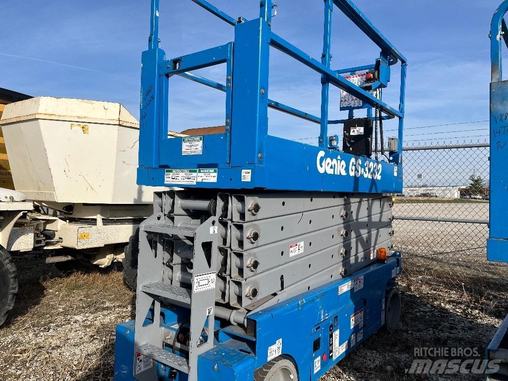 Genie GS 3232 Scissor Lifts