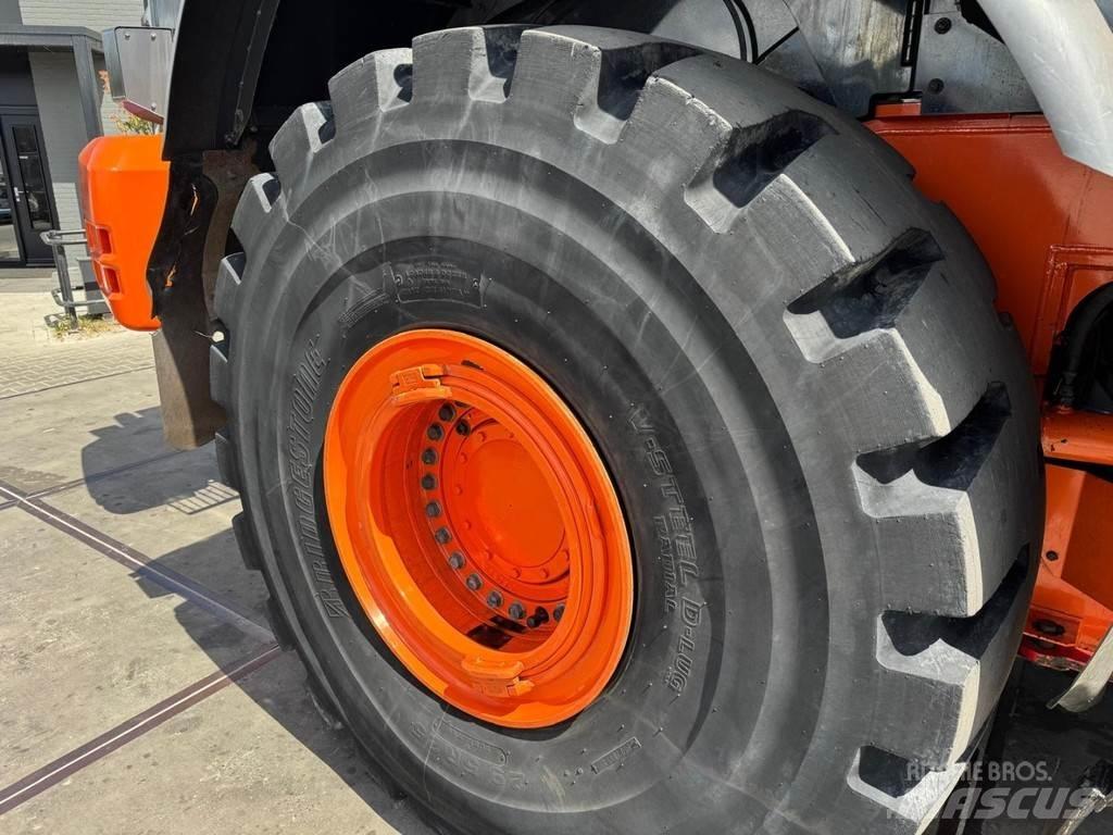 Hitachi ZW370-5B Wheel Loaders