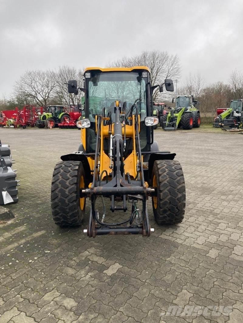 JCB 407 Wheel Loaders