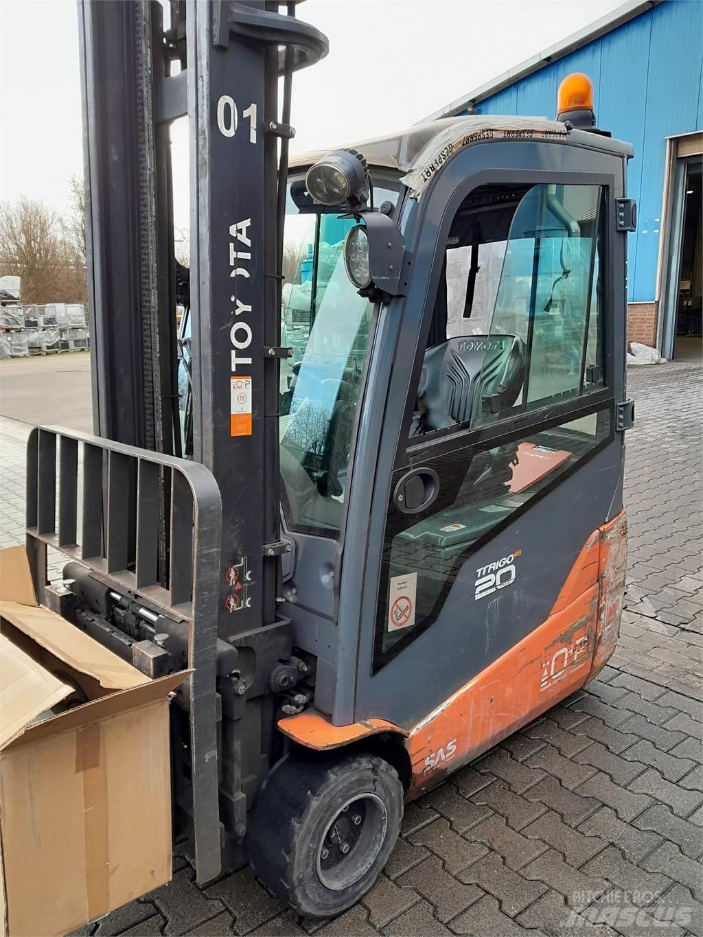 Toyota 8FBE20T Electric Forklifts