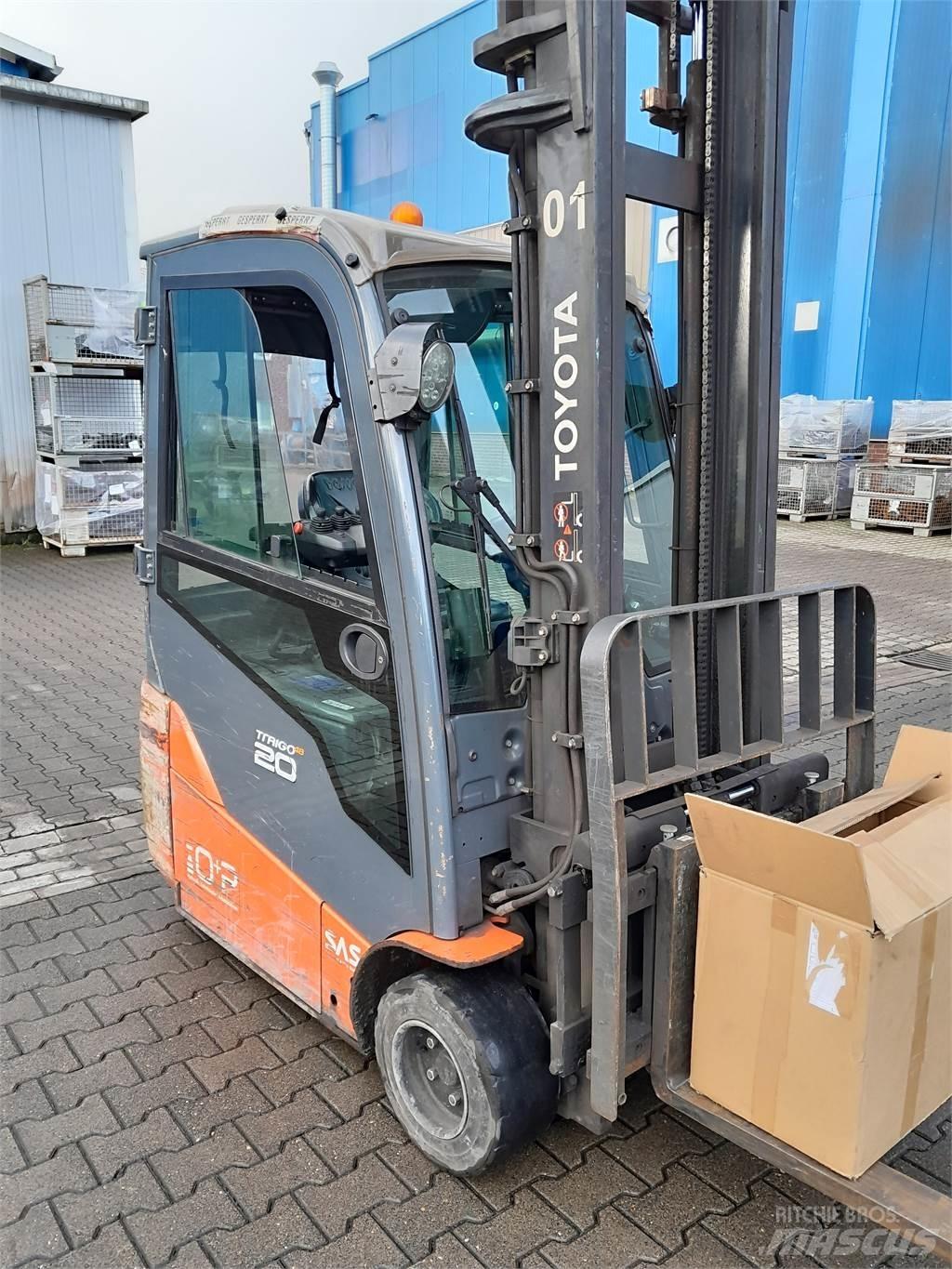 Toyota 8FBE20T Electric Forklifts
