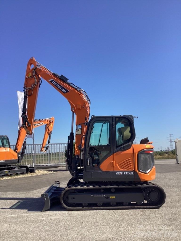 Develon DX85R-7 Mini excavators  7t - 12t