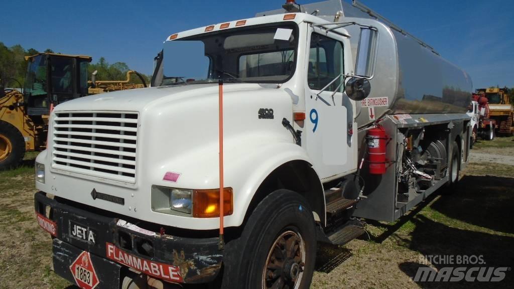 International 4900 Tank Trucks