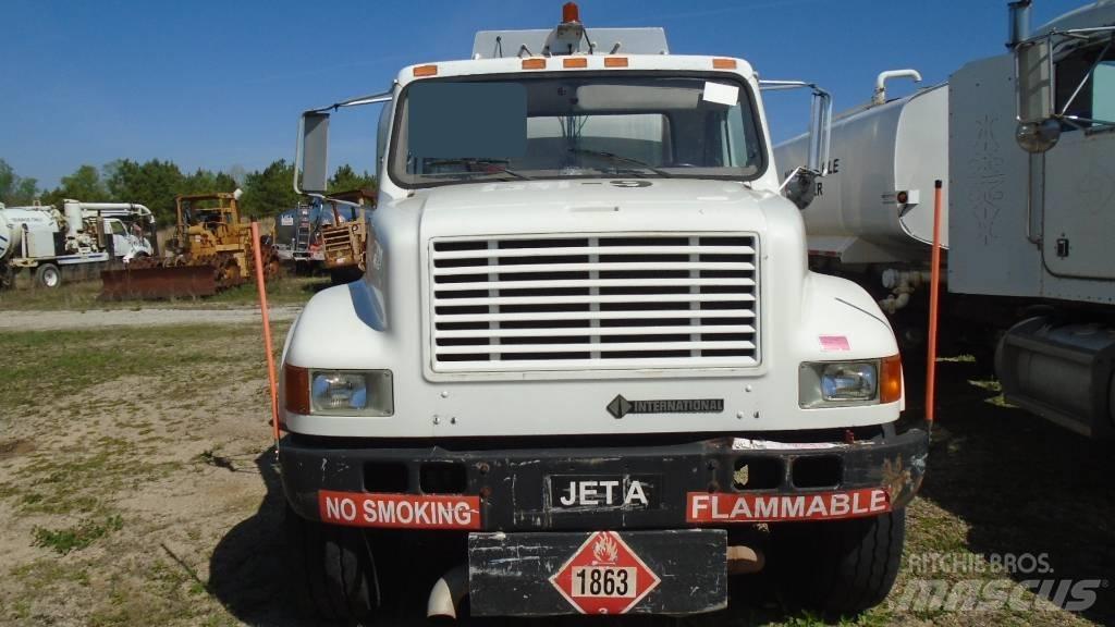 International 4900 Tank Trucks