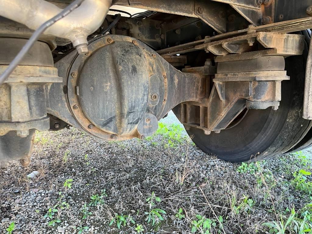 International 4900 Tank Trucks