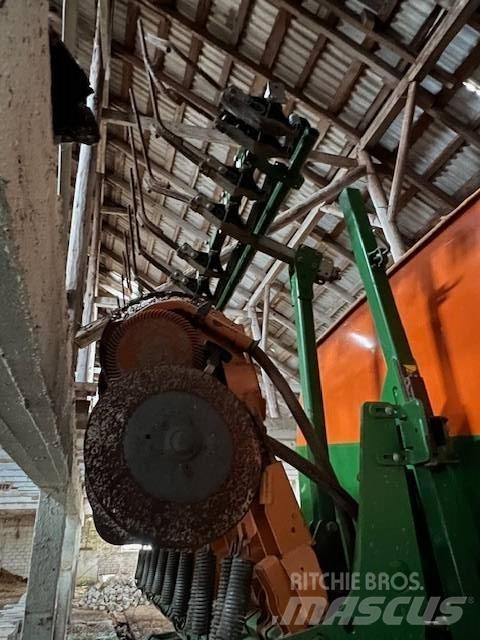 Amazone Citan 6000 Farm Drills