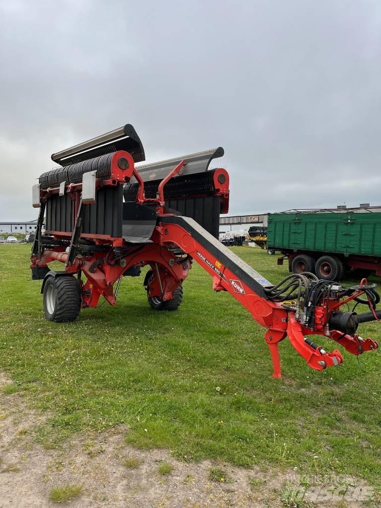 Kuhn Merge Maxx 950 Swathers \ Windrowers