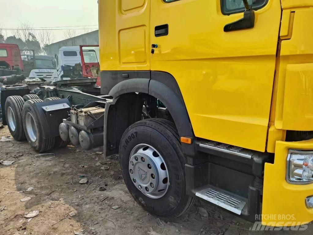 Howo Truck tractor Conventional Trucks / Tractor Trucks