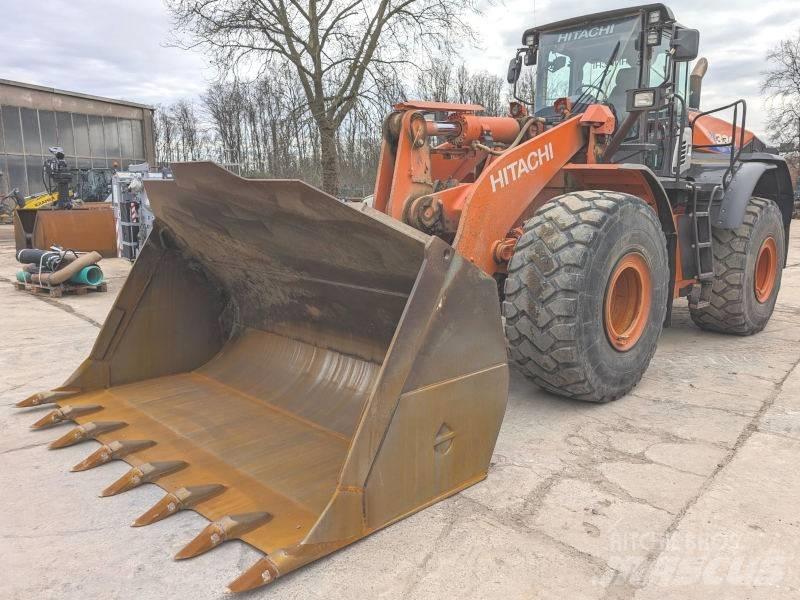 Hitachi ZW 330 Wheel Loaders