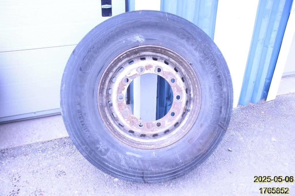  Entreprenad Däck Tires, wheels and rims