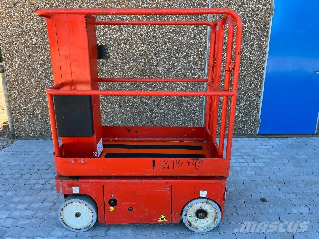 Snorkel TM 12 Vertical mast lifts