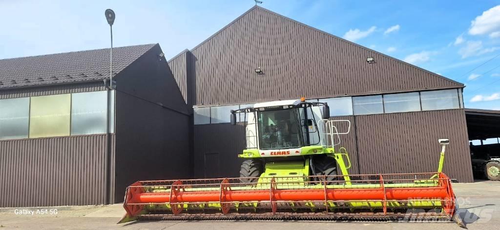 Claas Lexion 570 Combine Harvesters