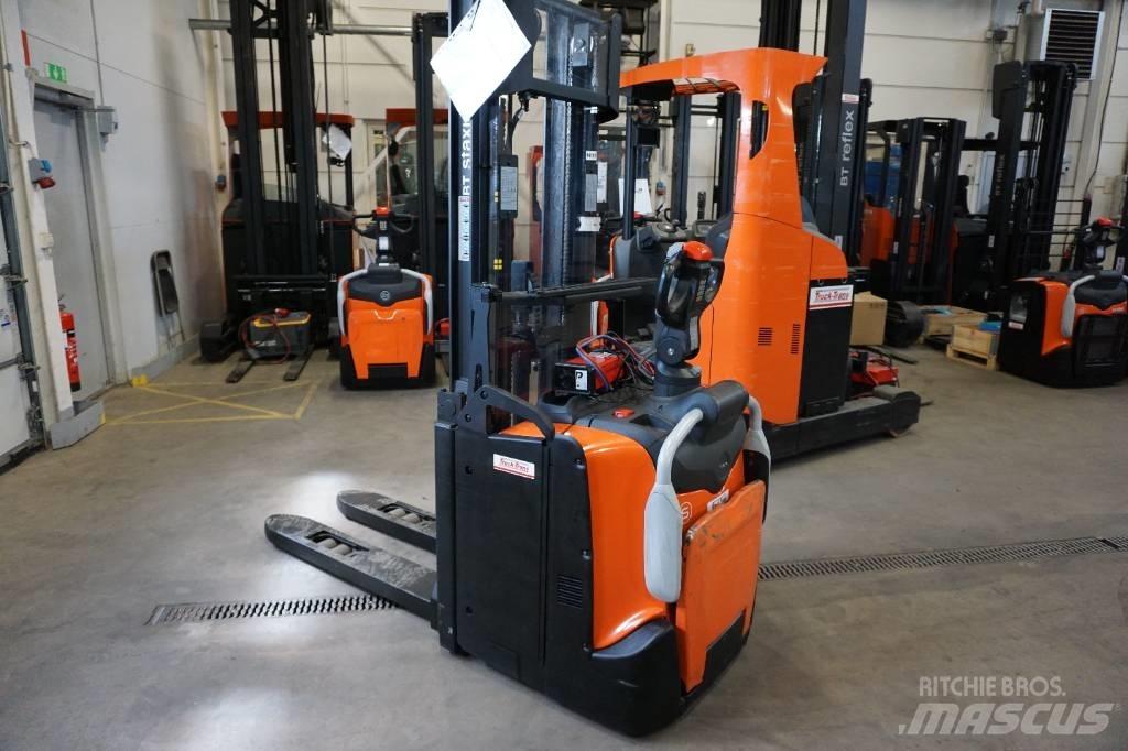 Toyota SPE120L Pedestrian stacker