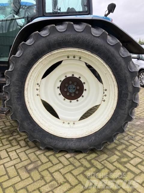 BKT cultuurwielen Tires, wheels and rims