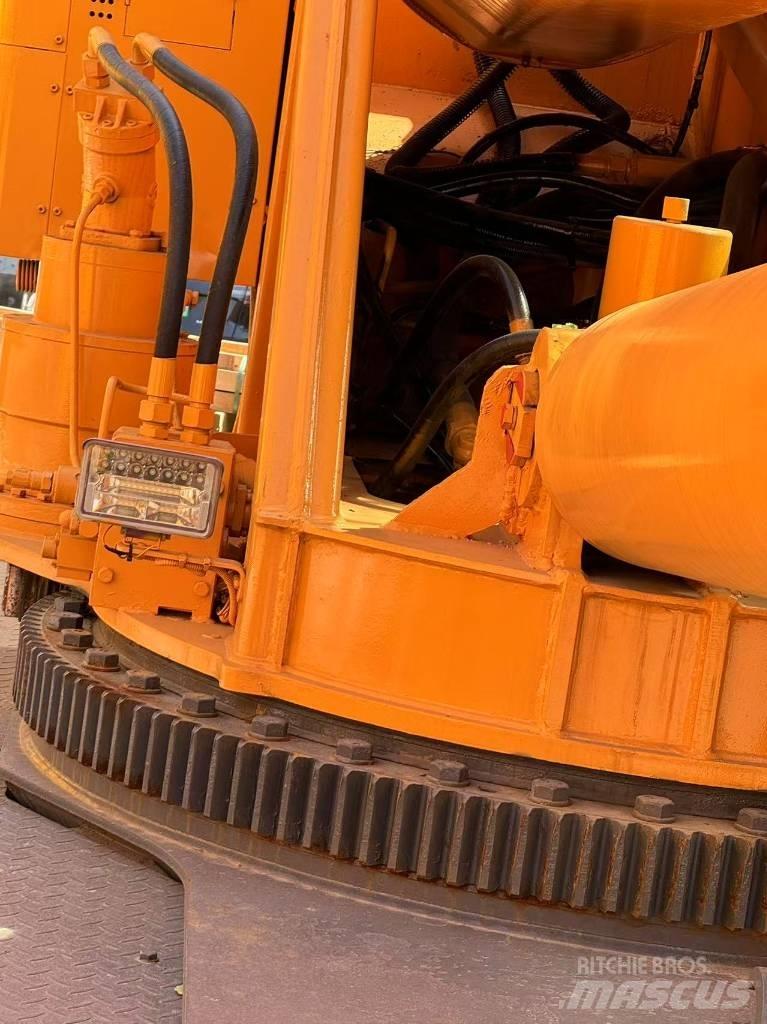 XCMG QY 25 K Mobile and all terrain cranes