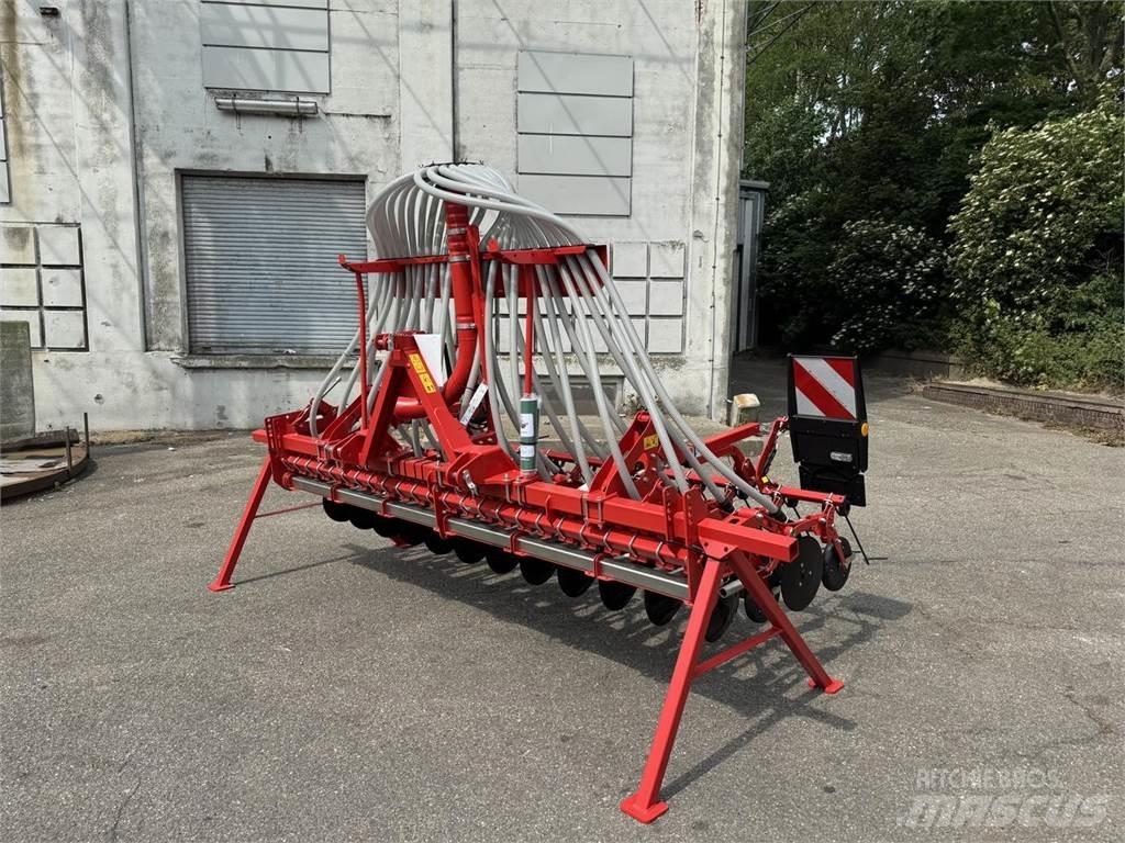 Kverneland CB 3000 Farm Drills