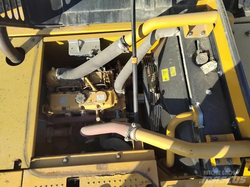 CAT 318 Crawler Excavators