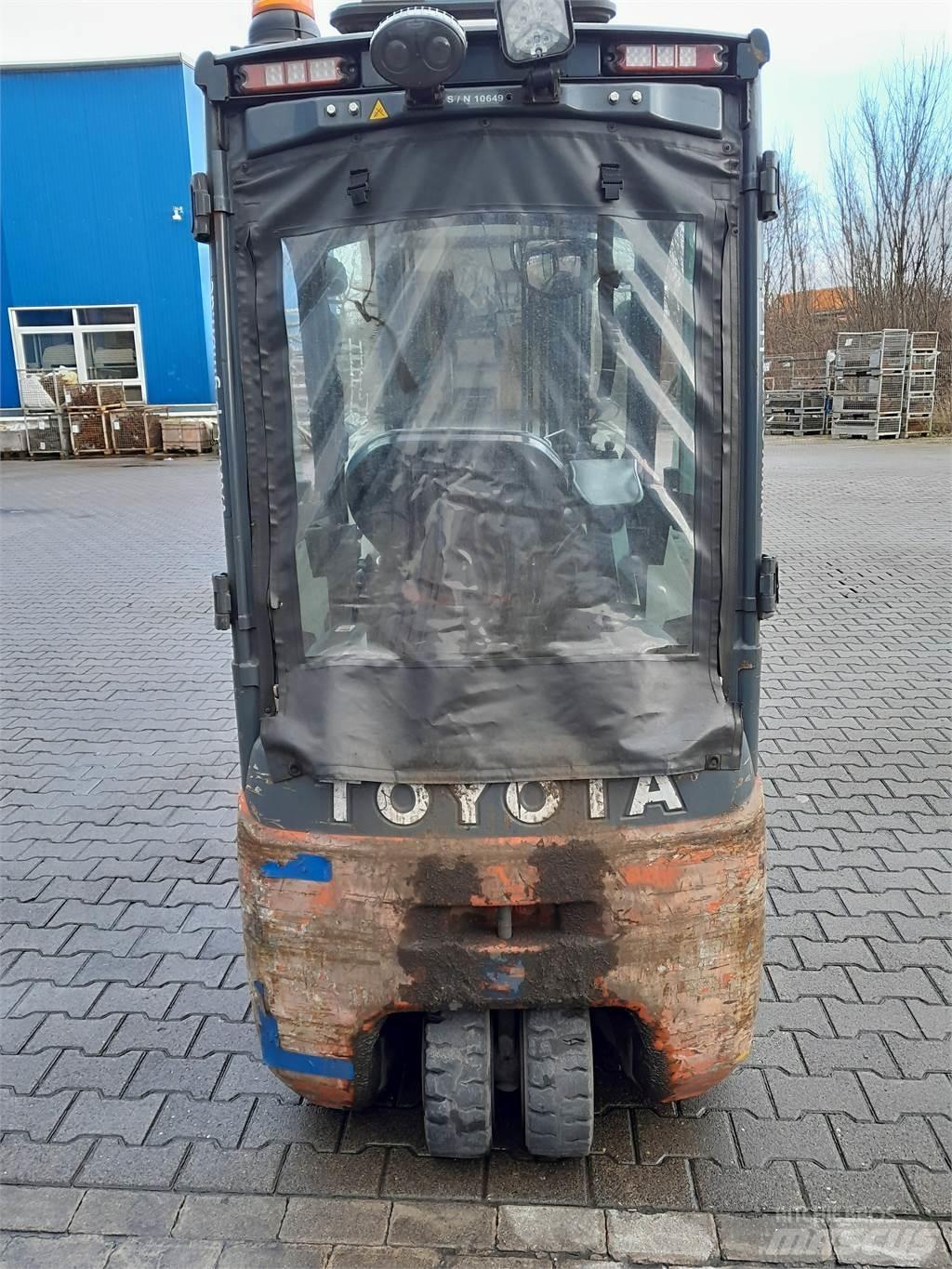 Toyota 8FBE20T Electric Forklifts
