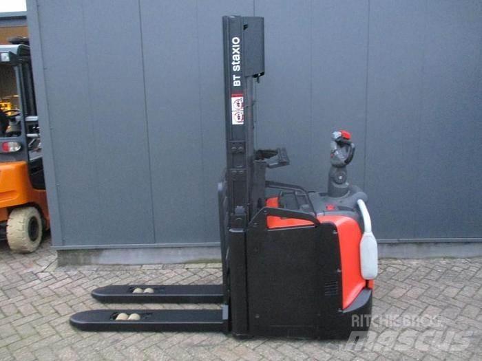 Toyota SPE 120L Pedestrian stacker