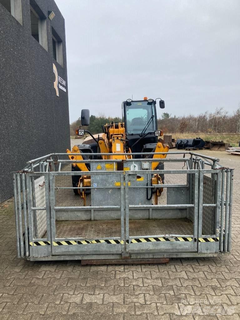 JCB 540-140 Telescopic Handlers