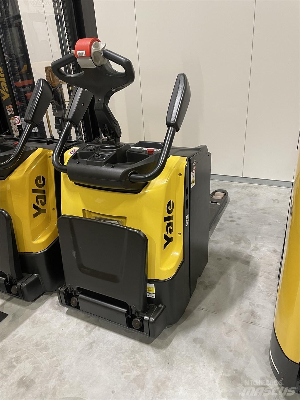 Hyster P2,5S Low lifter with platform
