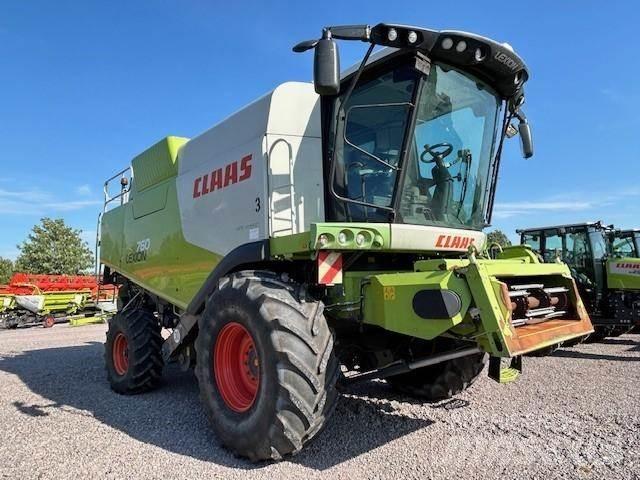 CLAAS LEXION 760 Combine Harvesters
